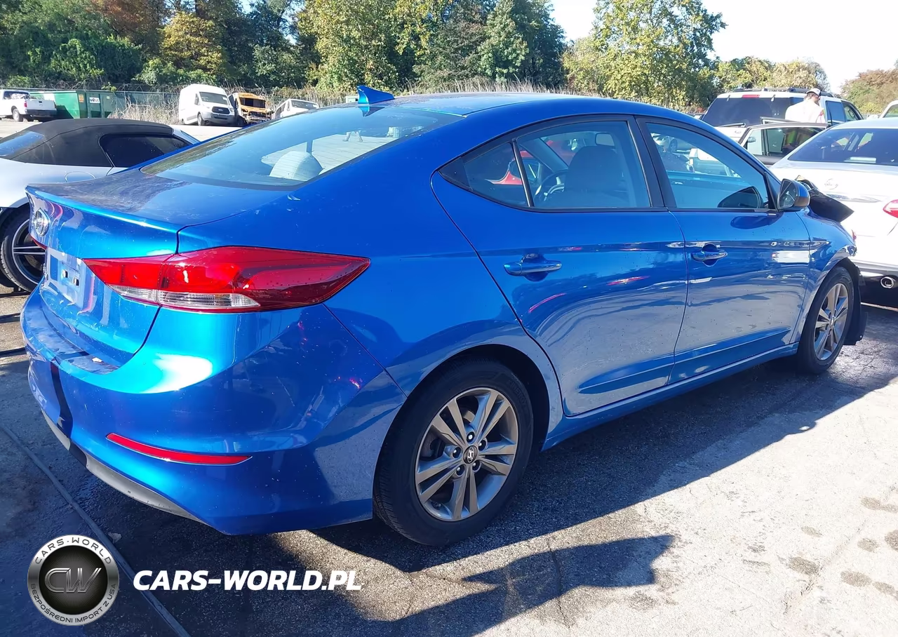 2018 Hyundai Elantra Value Edition VIN:5NPD84LF5JH241915 - 4