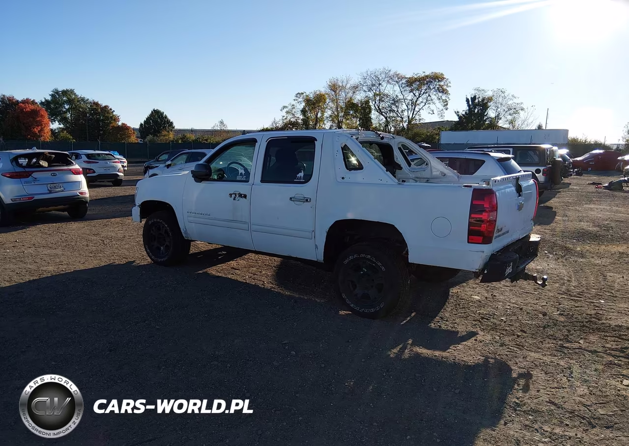 2010 Chevrolet Avalanche 1500 Ls VIN:3GNVKEE04AG225547 - 3