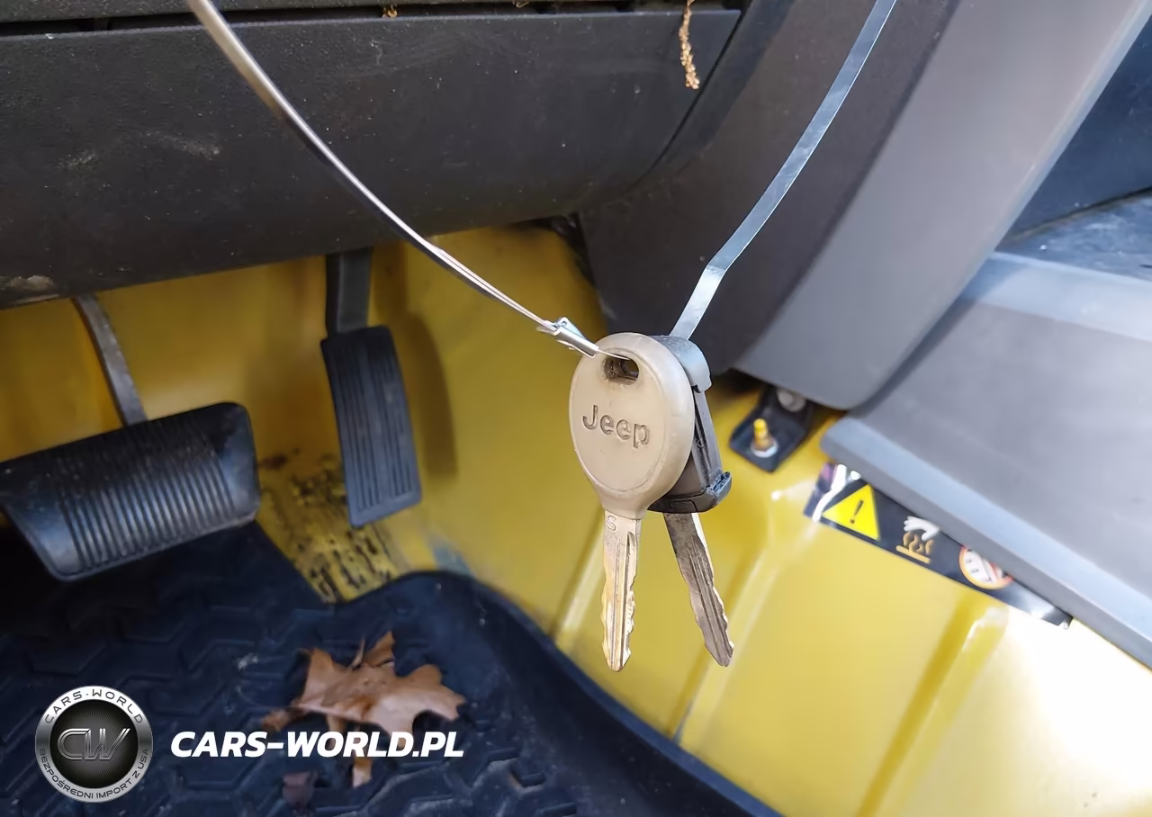 2008 Jeep Wrangler Rubicon VIN:1J8GA64138L572328 - 11