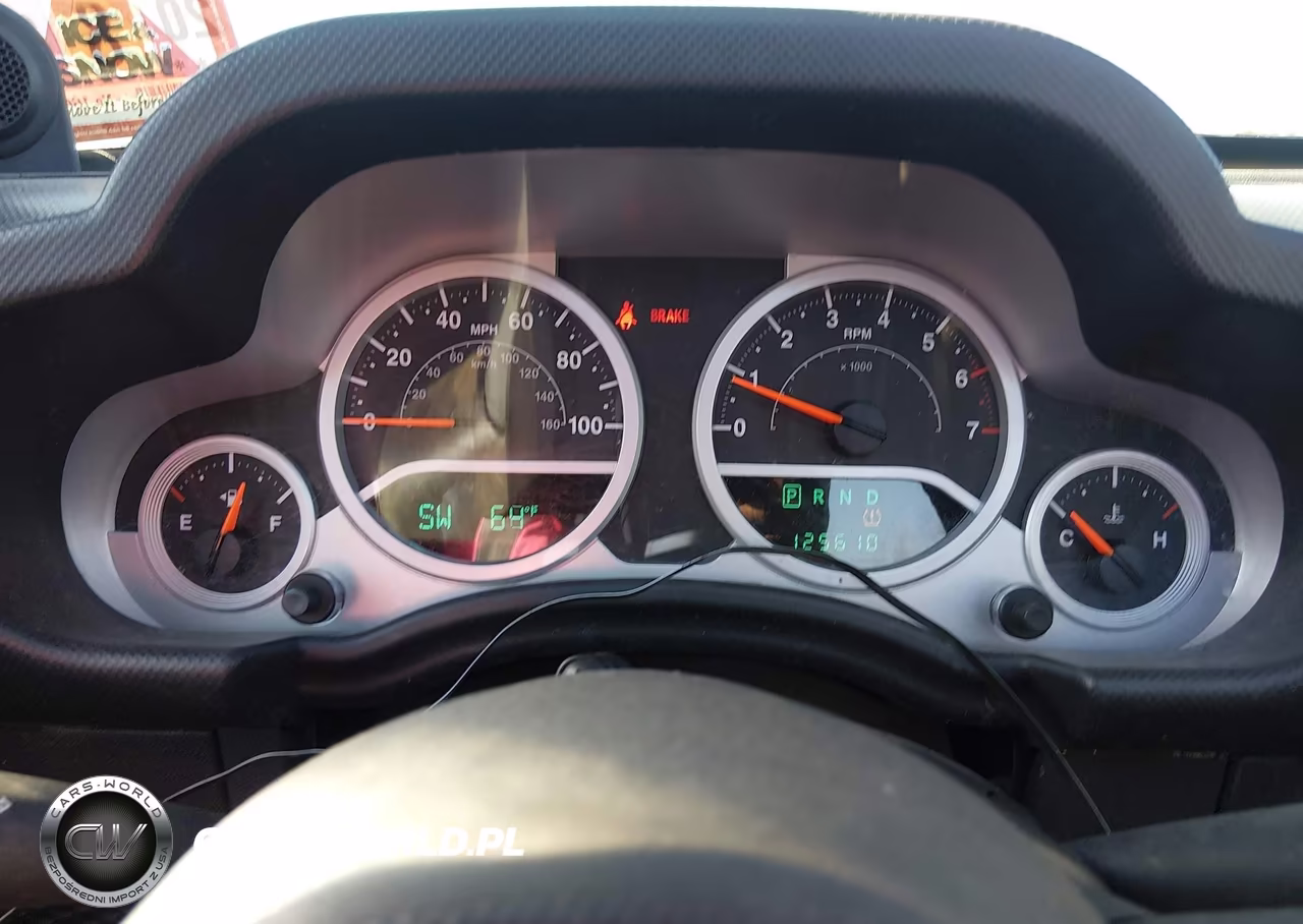 2008 Jeep Wrangler Rubicon VIN:1J8GA64138L572328 - 7