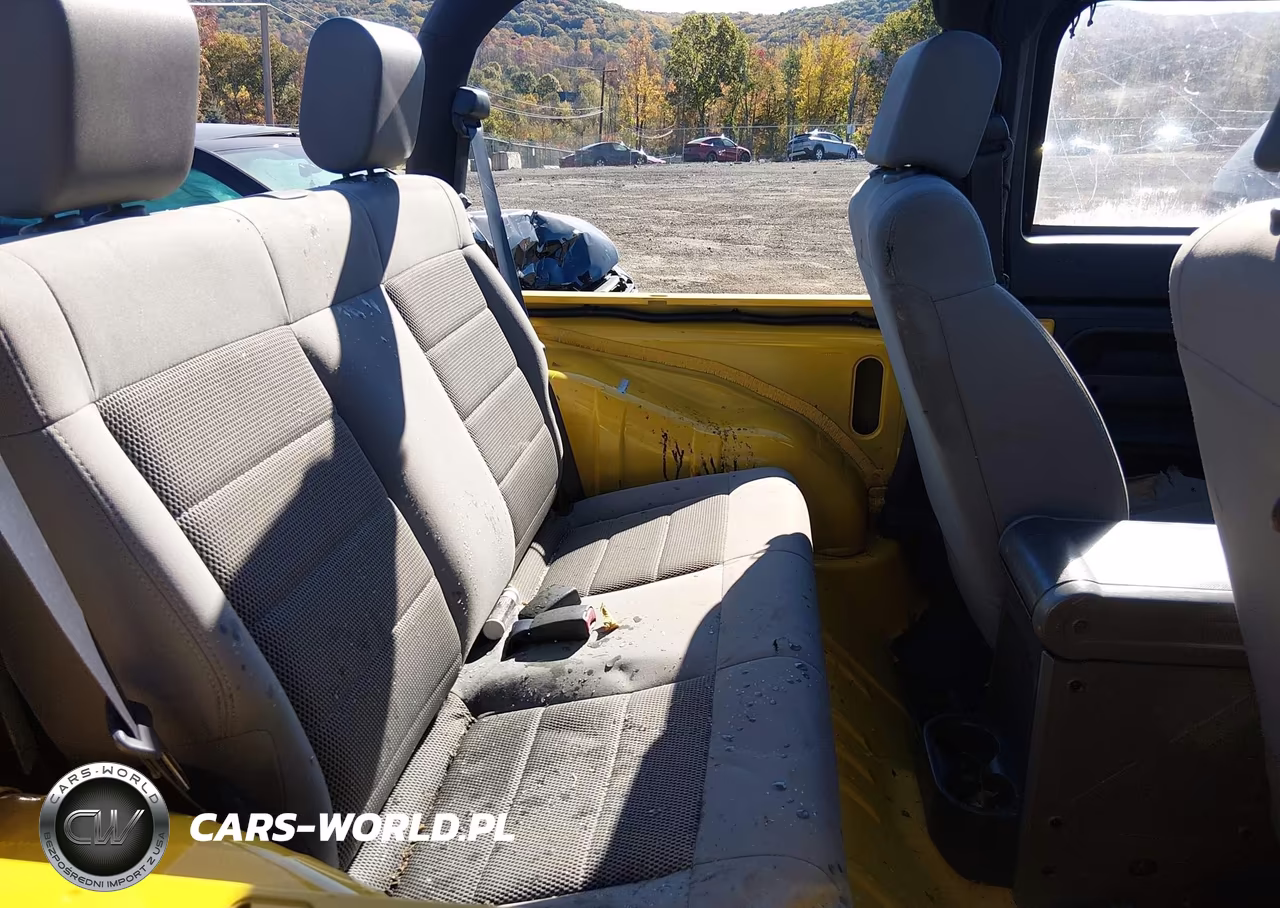 2008 Jeep Wrangler Rubicon VIN:1J8GA64138L572328 - 8