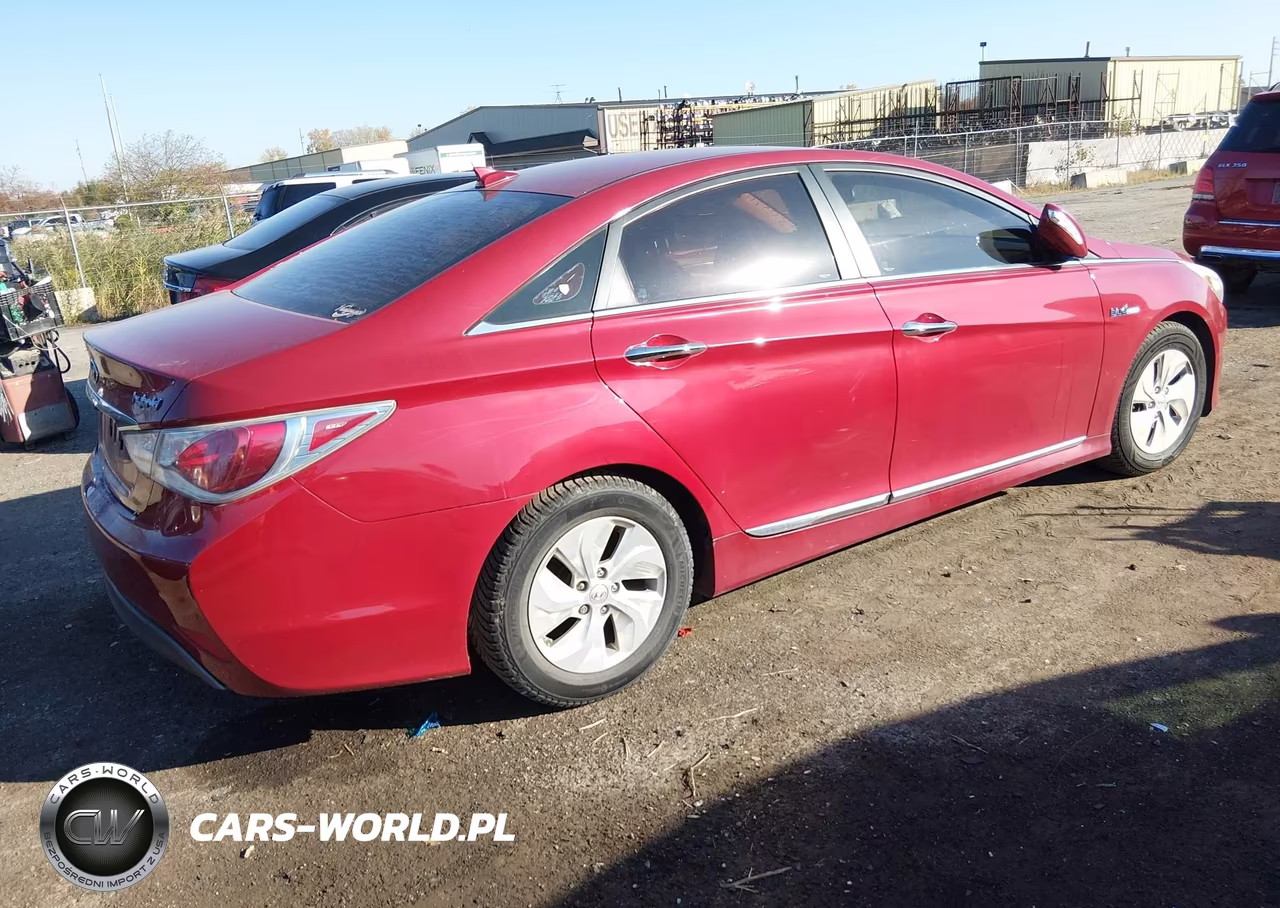2015 Hyundai Sonata Hybrid VIN:KMHEC4A48FA124926 - 4