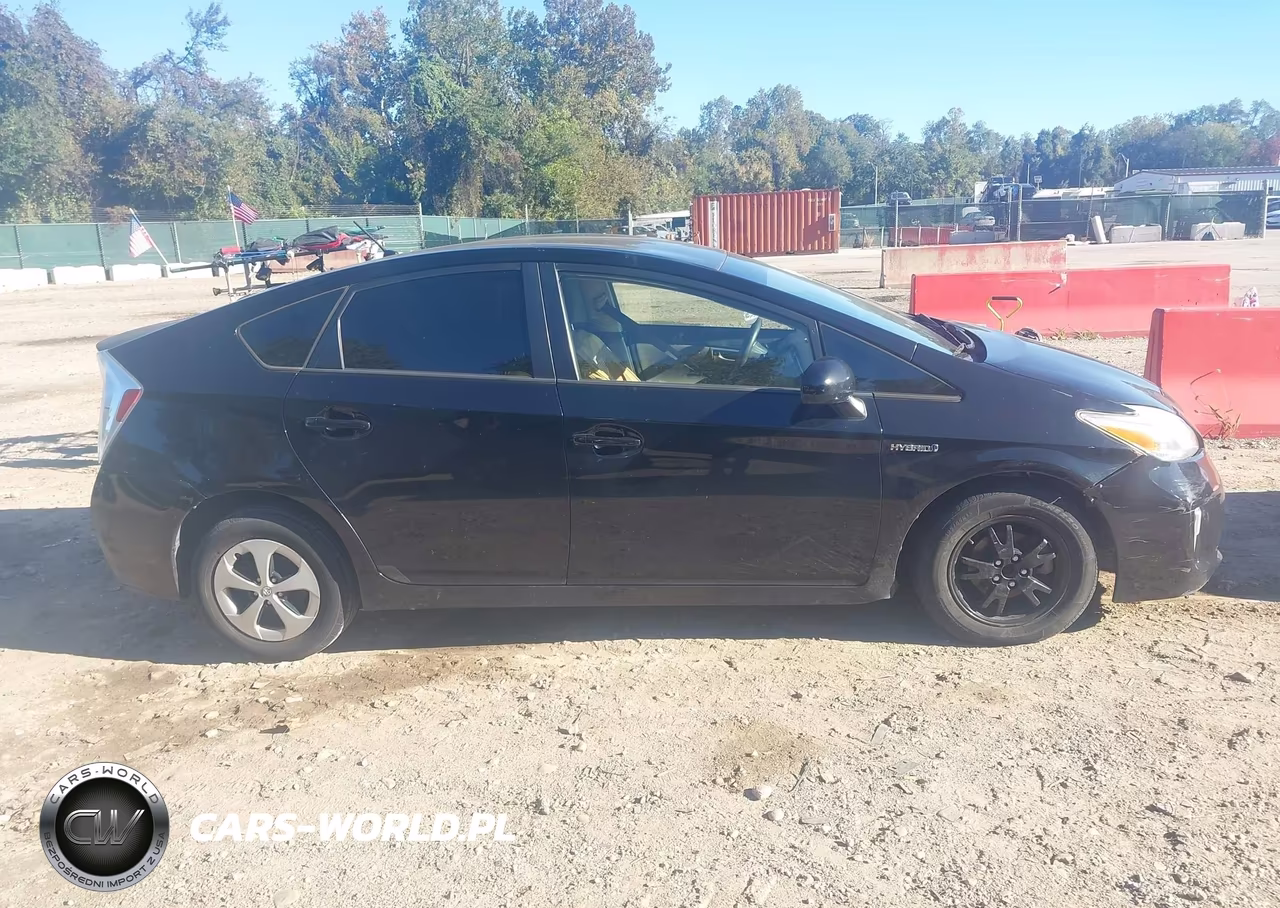 2013 Toyota Prius Two VIN:JTDKN3DU9D1692929 - 13