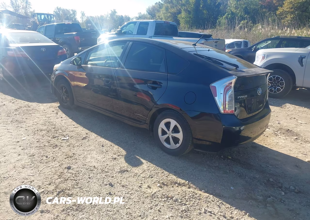 2013 Toyota Prius Two VIN:JTDKN3DU9D1692929 - 3