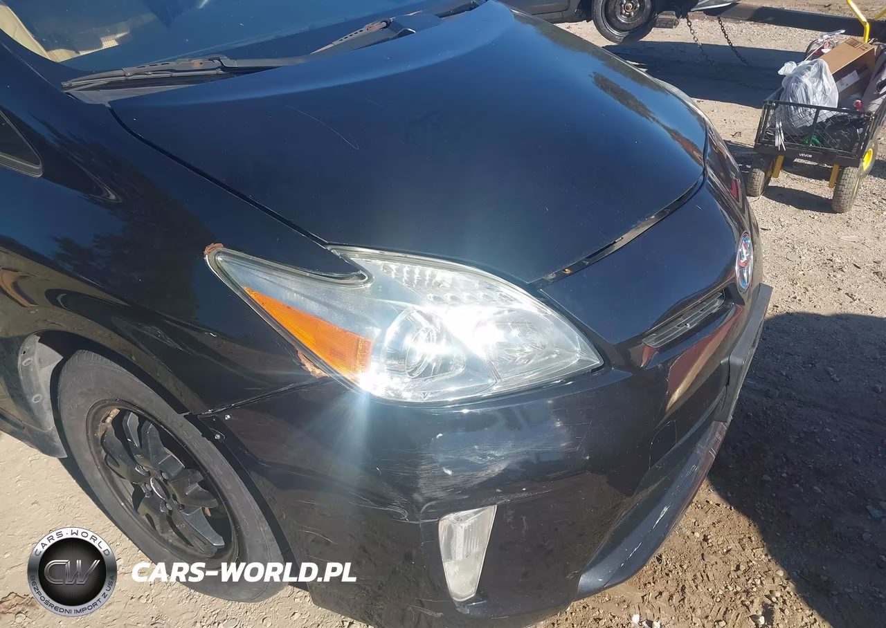 2013 Toyota Prius Two VIN:JTDKN3DU9D1692929 - 6