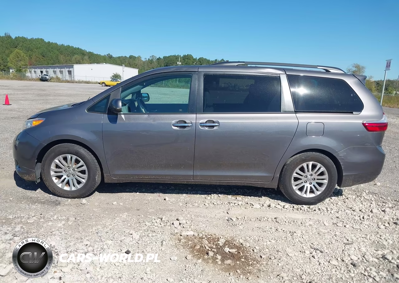 2017 Toyota Sienna Xle 8 Passenger VIN:5TDYZ3DC5HS895749 - 14
