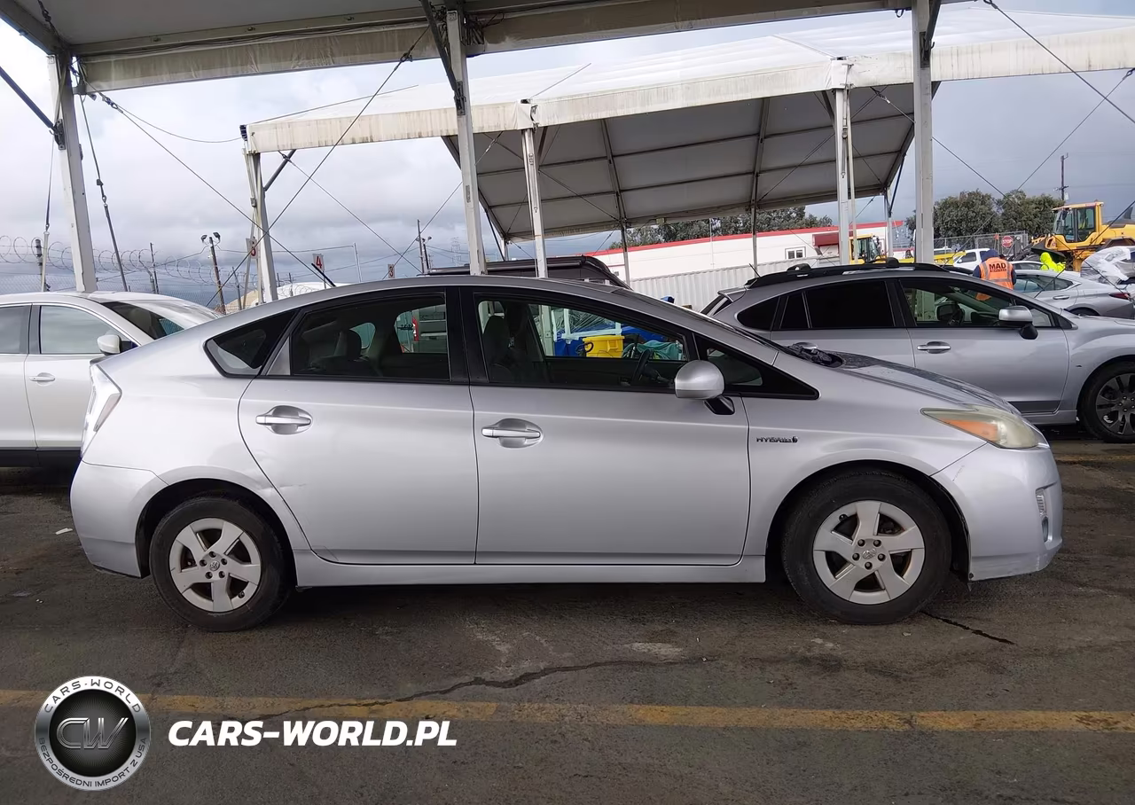 2011 Toyota Prius Two VIN:JTDKN3DU9B1463826 - 13
