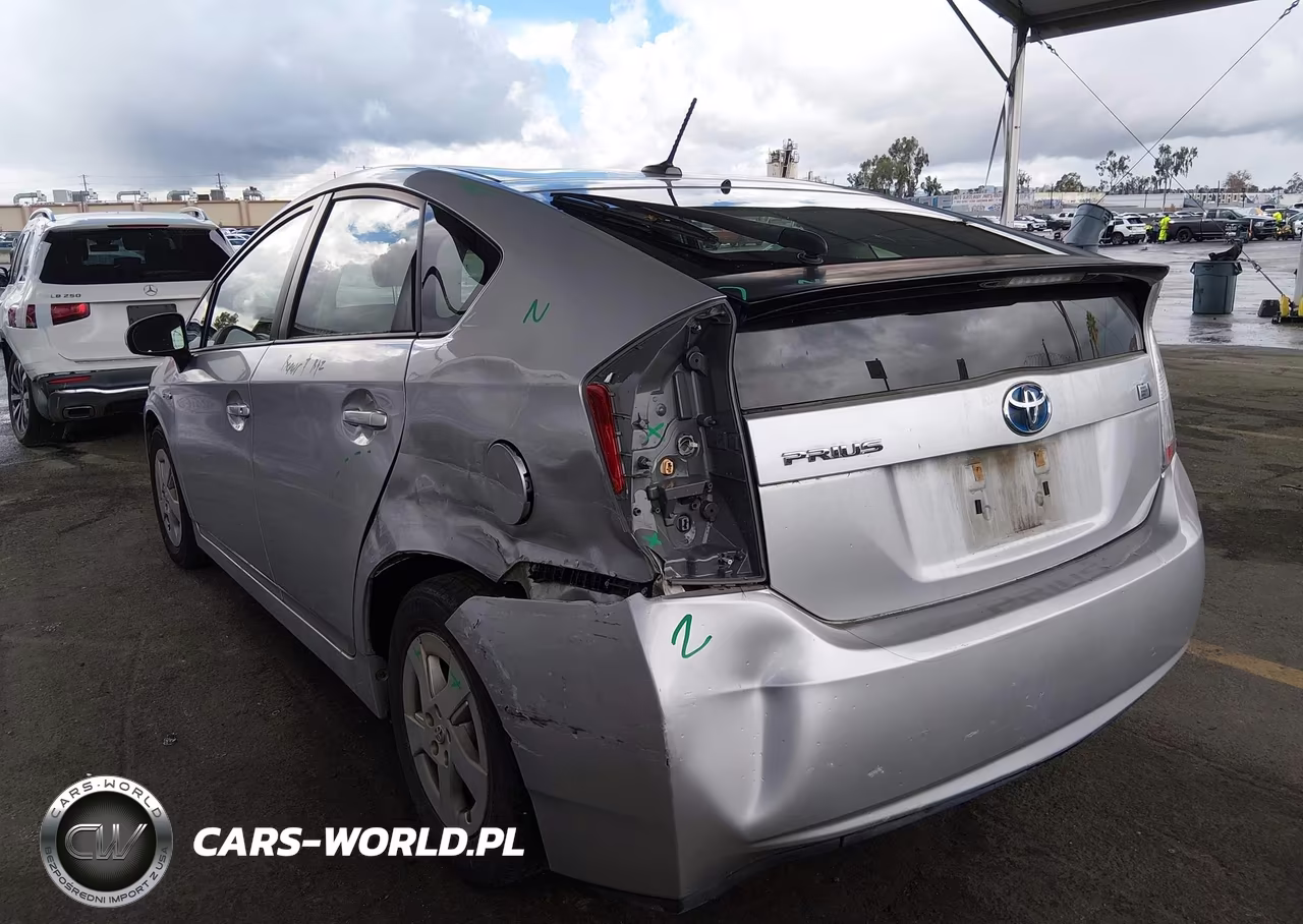 2011 Toyota Prius Two VIN:JTDKN3DU9B1463826 - 6