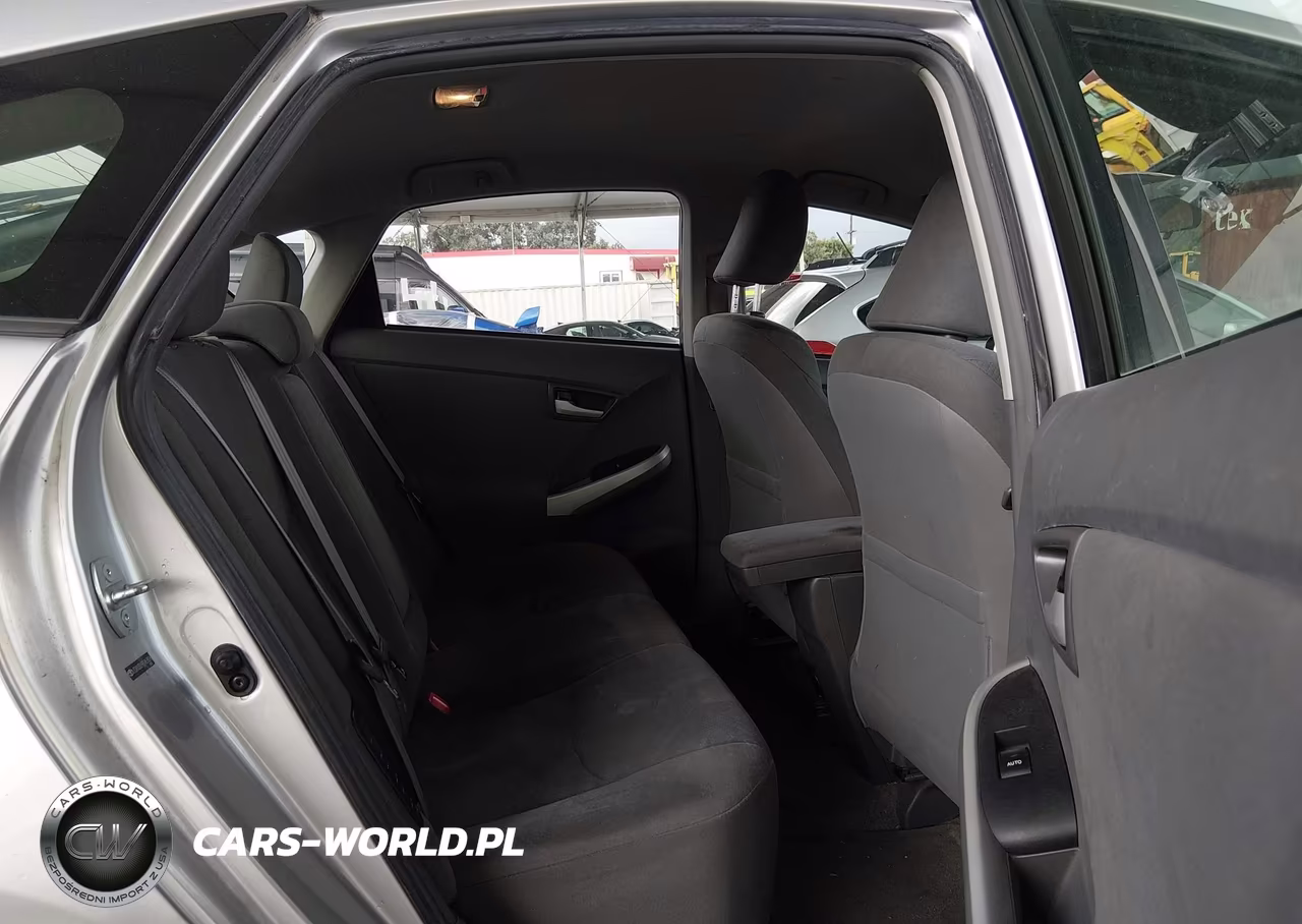 2011 Toyota Prius Two VIN:JTDKN3DU9B1463826 - 8