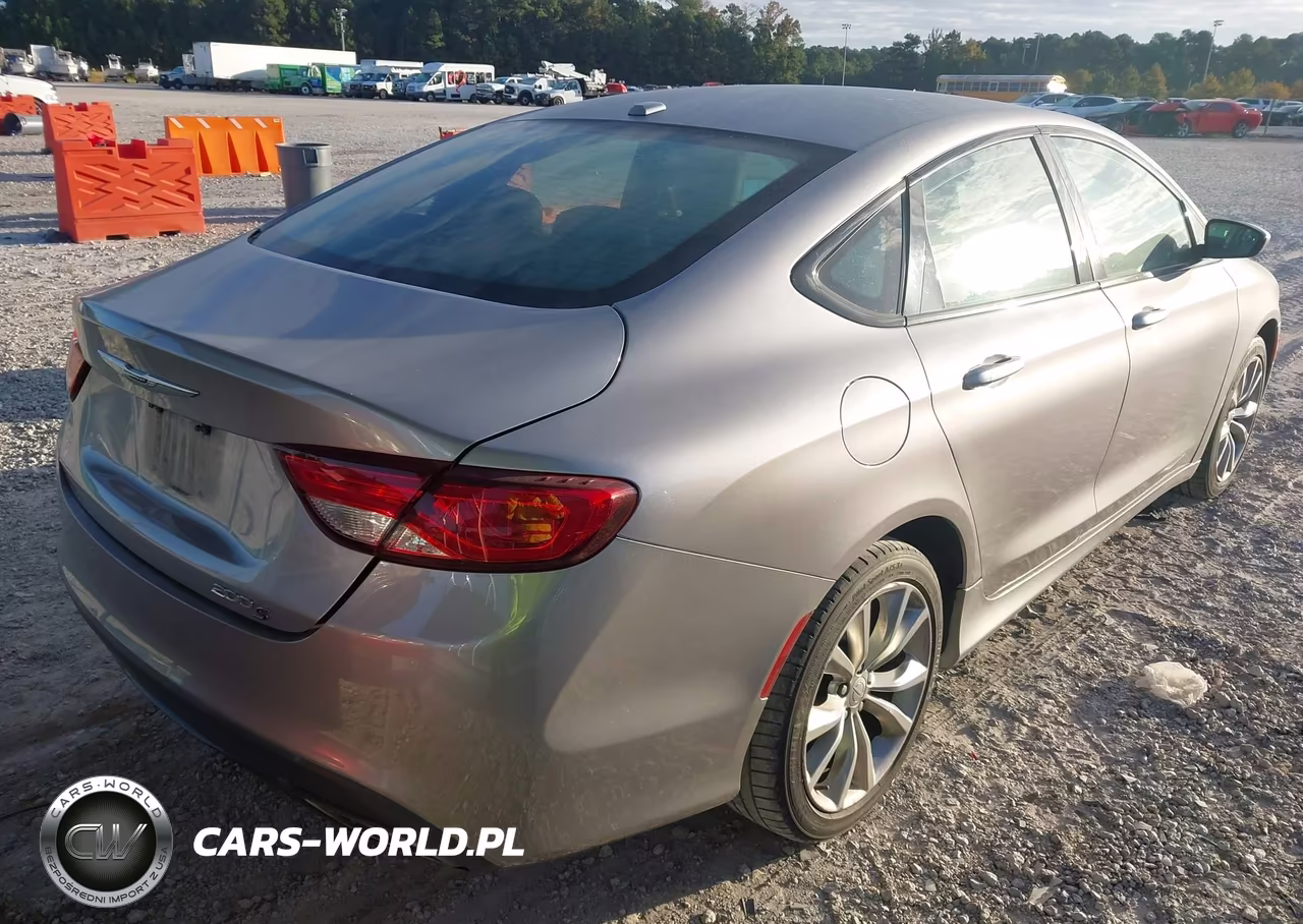 2015 Chrysler 200 S VIN:1C3CCCBGXFN515670 - 4