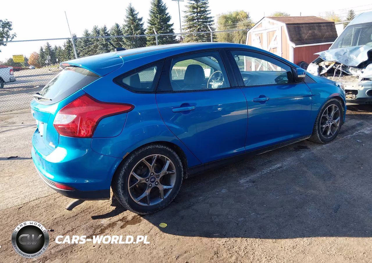 2014 Ford Focus Se VIN:1FADP3K2XEL107629 - 4