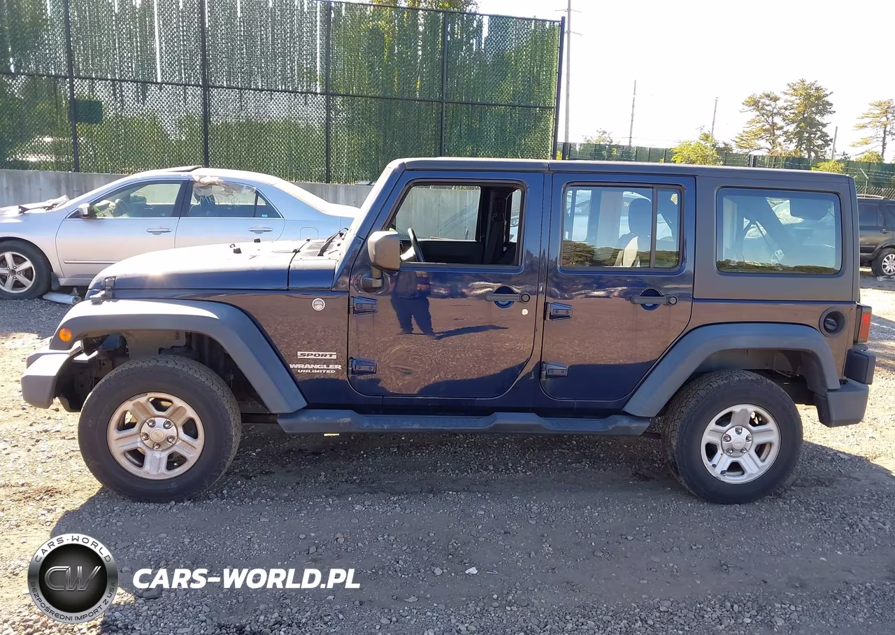 2013 Jeep Wrangler Unlimited Sport VIN:1C4BJWDG0DL627348 - 14