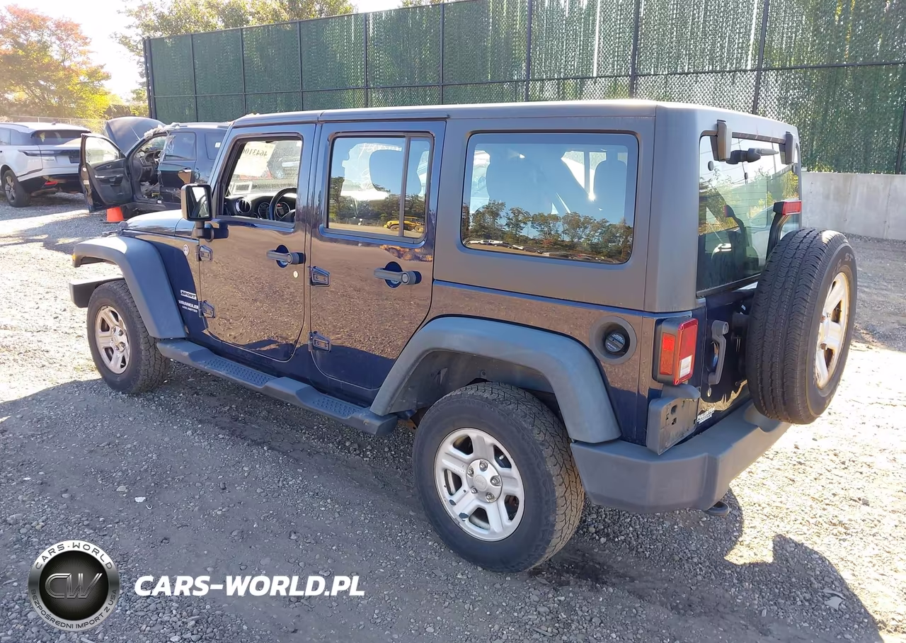 2013 Jeep Wrangler Unlimited Sport VIN:1C4BJWDG0DL627348 - 3