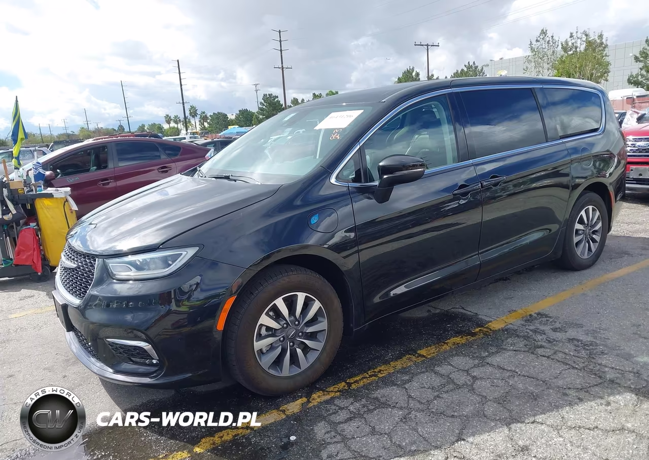 2023 Chrysler Pacifica Hybrid Touring L VIN:2C4RC1L77PR599010 - 2