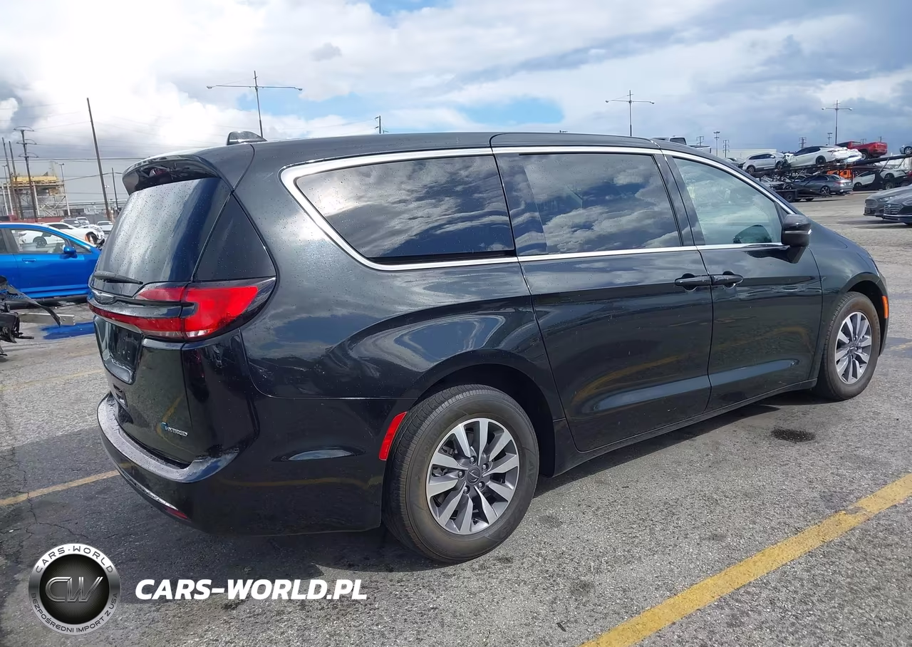 2023 Chrysler Pacifica Hybrid Touring L VIN:2C4RC1L77PR599010 - 4