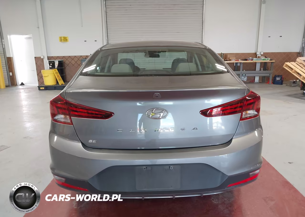 2019 Hyundai Elantra Se VIN:5NPD74LF4KH490162 - 19