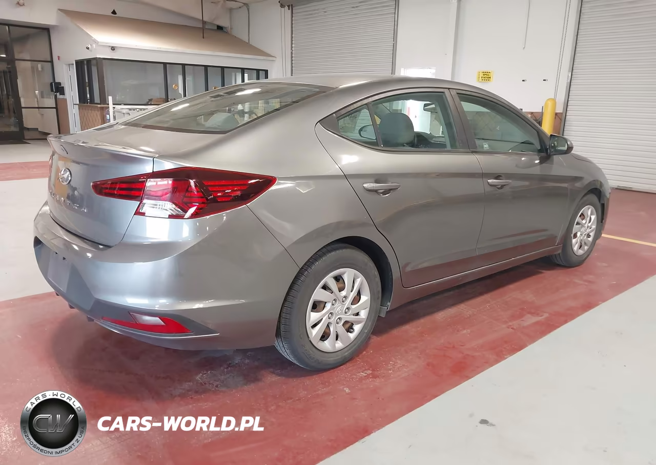 2019 Hyundai Elantra Se VIN:5NPD74LF4KH490162 - 4