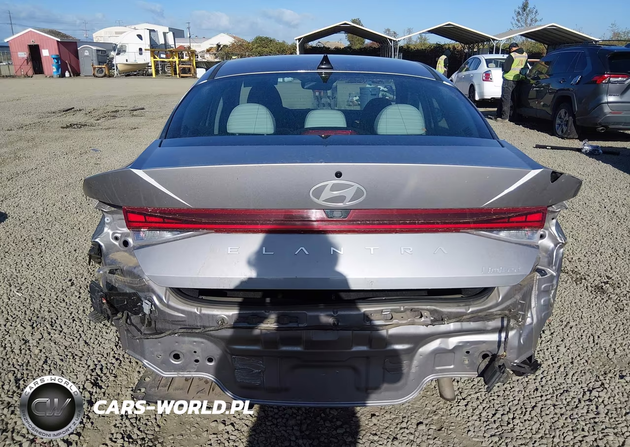 2025 Hyundai Elantra Limited VIN:KMHLP4DG2SU966882 - 17