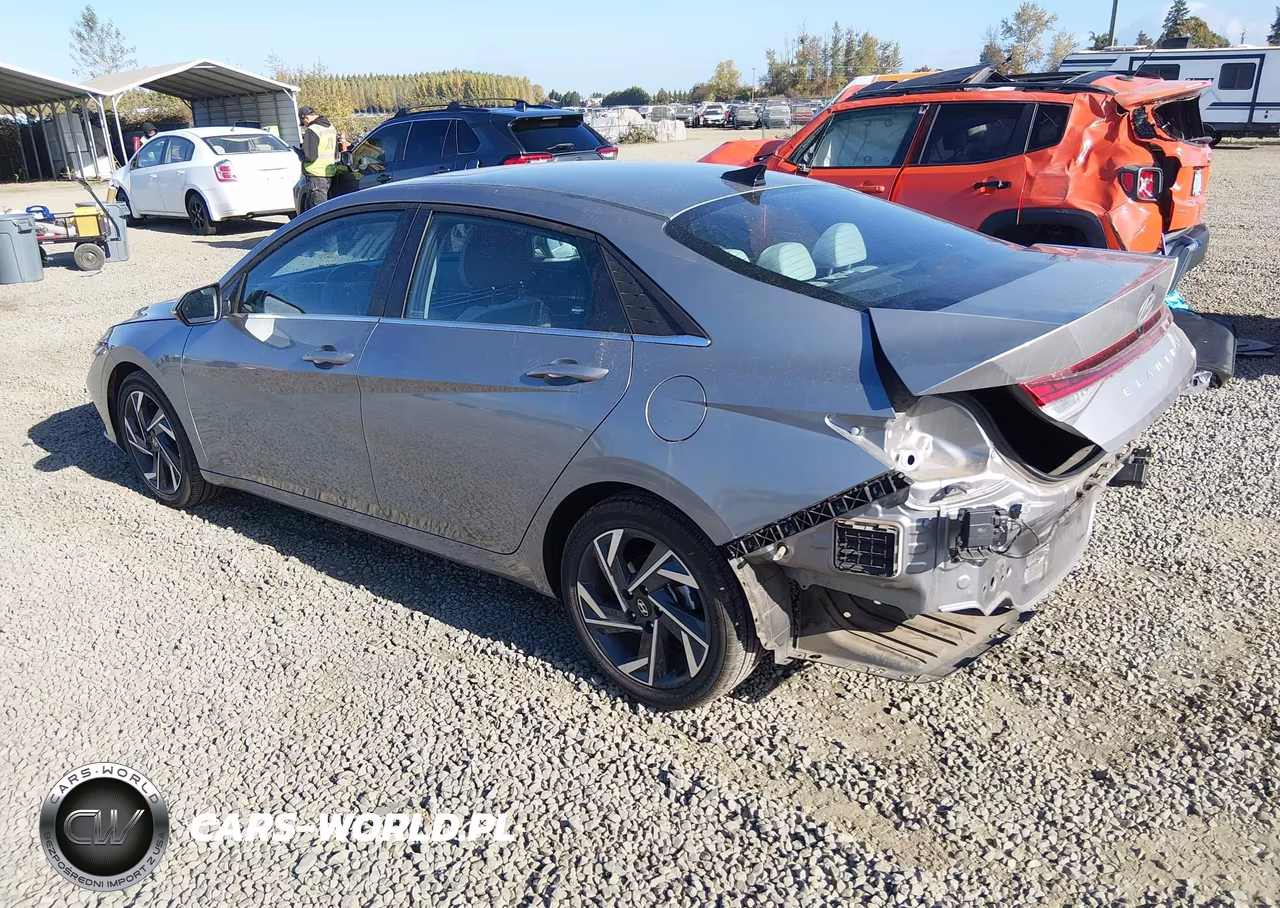 2025 Hyundai Elantra Limited VIN:KMHLP4DG2SU966882 - 3