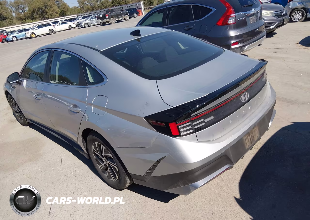 2026 Hyundai Sonata Hybrid Blue VIN:KMHL24JJ0TA167913 - 3