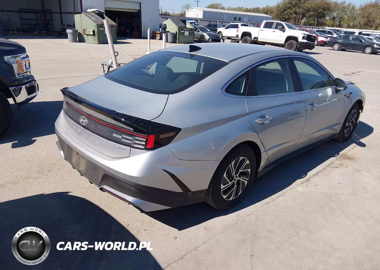 2026 Hyundai Sonata Hybrid Blue VIN:KMHL24JJ0TA167913 - 4