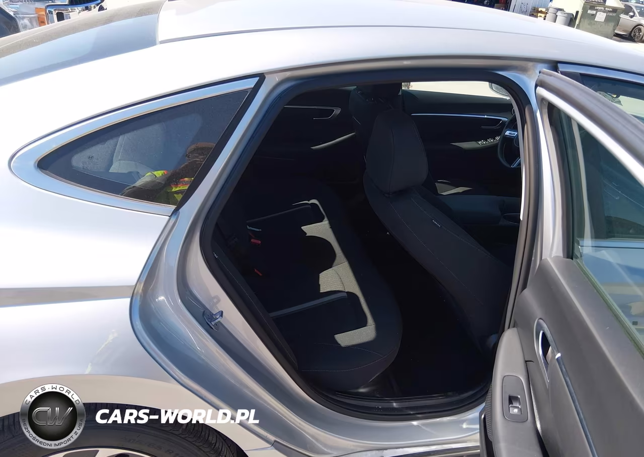 2026 Hyundai Sonata Hybrid Blue VIN:KMHL24JJ0TA167913 - 8