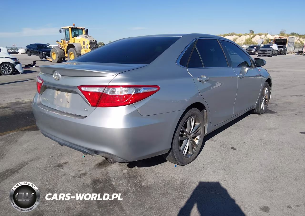 2016 Toyota Camry Se VIN:4T1BF1FK8GU615044 - 4