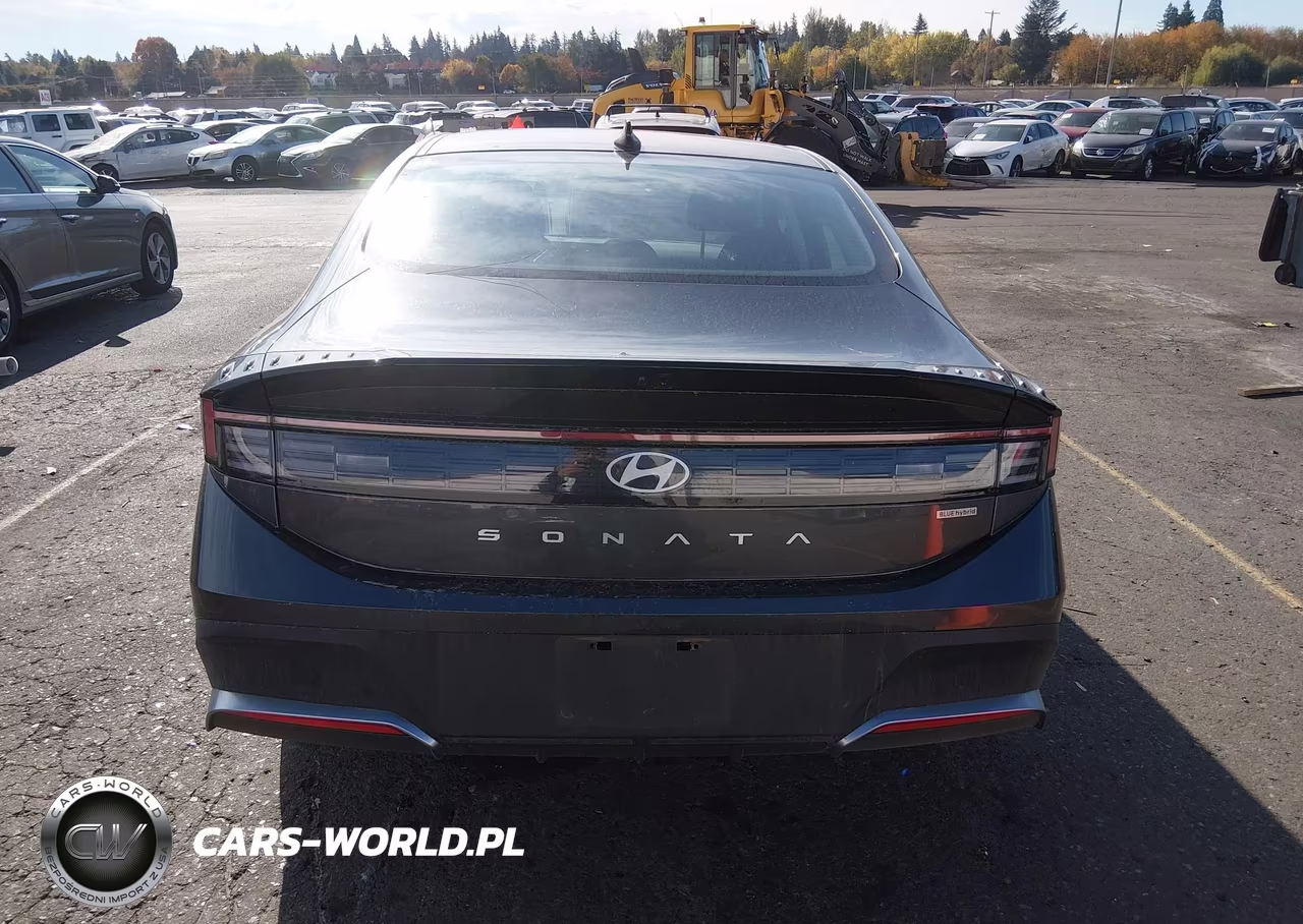 2026 Hyundai Sonata Hybrid Blue VIN:KMHL24JJ2TA161952 - 16