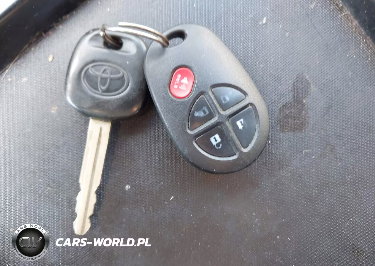 2011 Toyota Sienna Se VIN:5TDXK3DC1BS074655 - 11