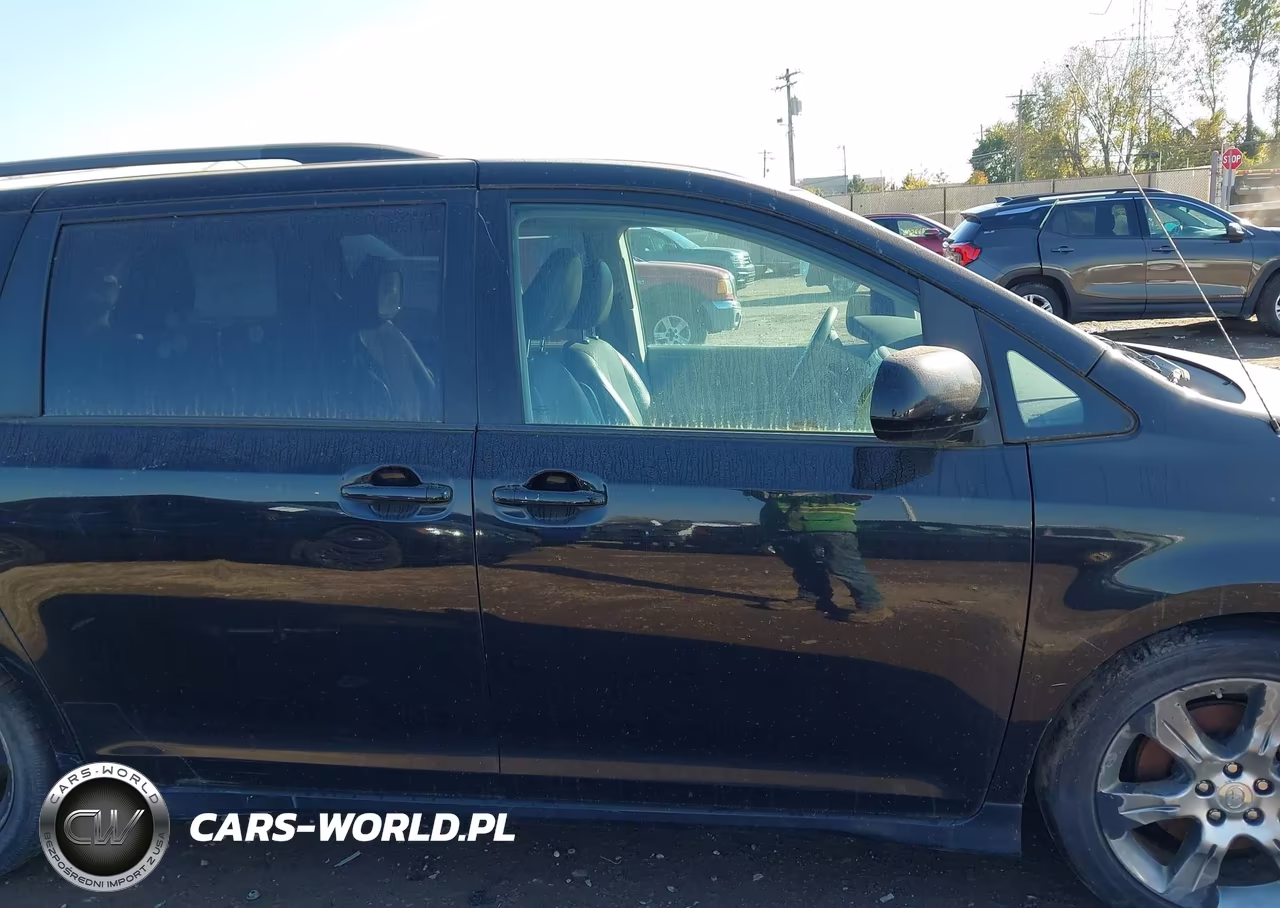 2011 Toyota Sienna Se VIN:5TDXK3DC1BS074655 - 13