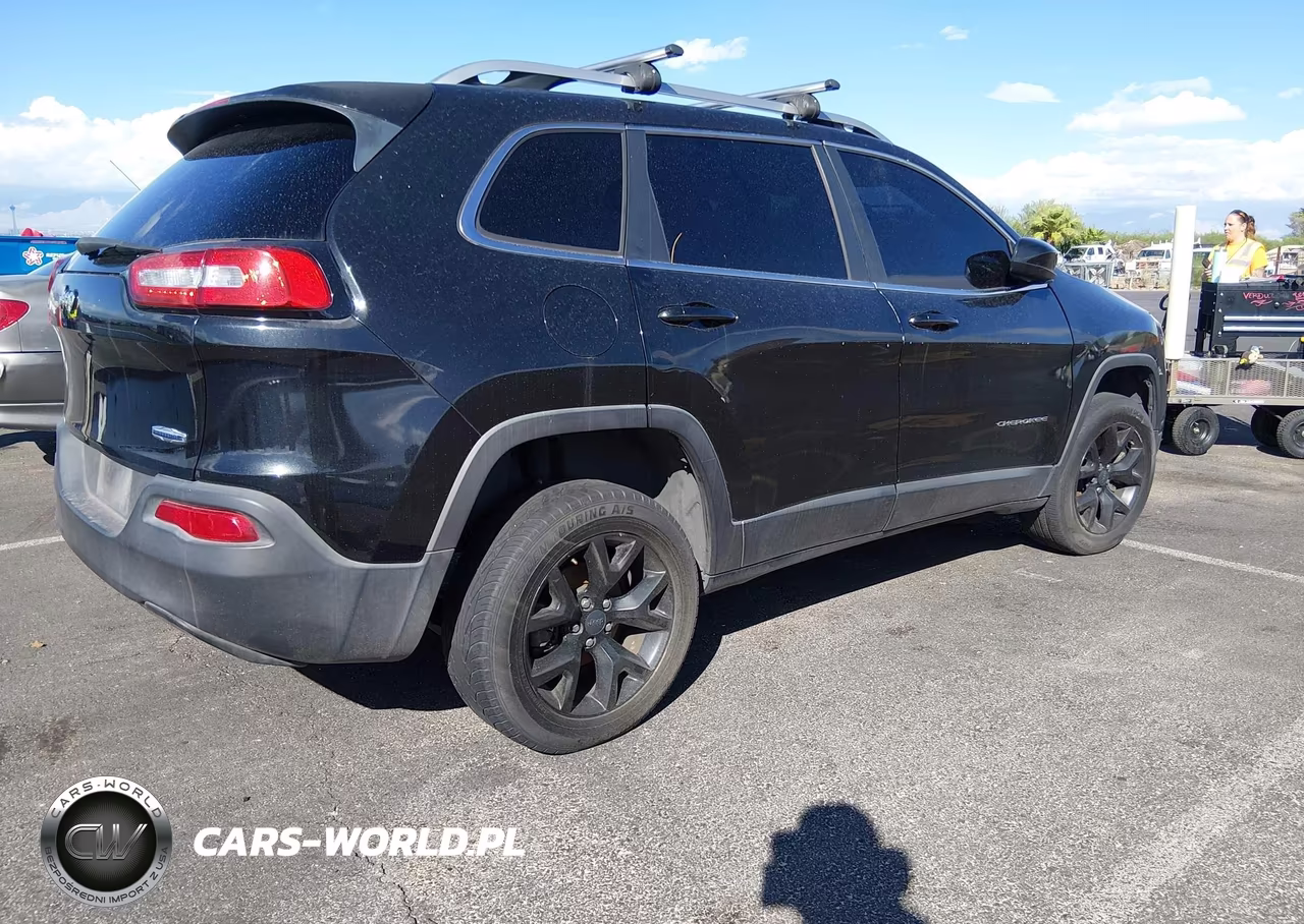 2014 Jeep Cherokee Latitude VIN:1C4PJLCB2EW208637 - 4