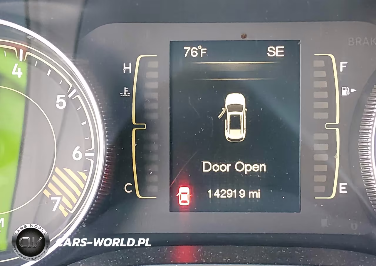 2014 Jeep Cherokee Latitude VIN:1C4PJLCB2EW208637 - 7
