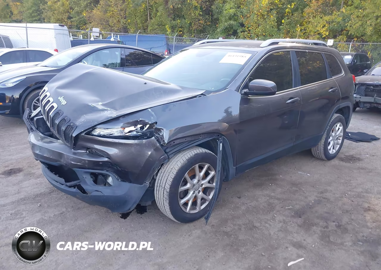 2016 Jeep Cherokee Latitude VIN:1C4PJLCS2GW114258 - 2