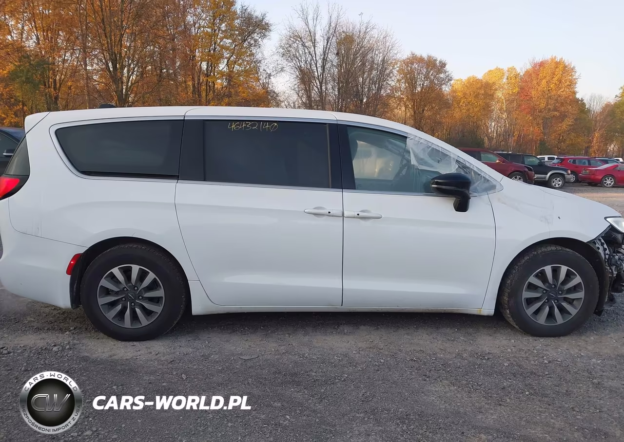 2024 Chrysler Pacifica Hybrid Select VIN:2C4RC1S76RR181106 - 14
