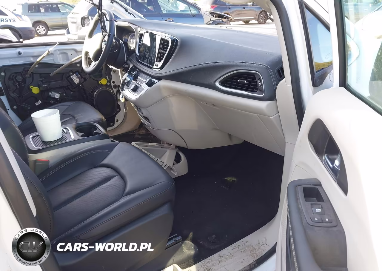 2024 Chrysler Pacifica Hybrid Select VIN:2C4RC1S76RR181106 - 5