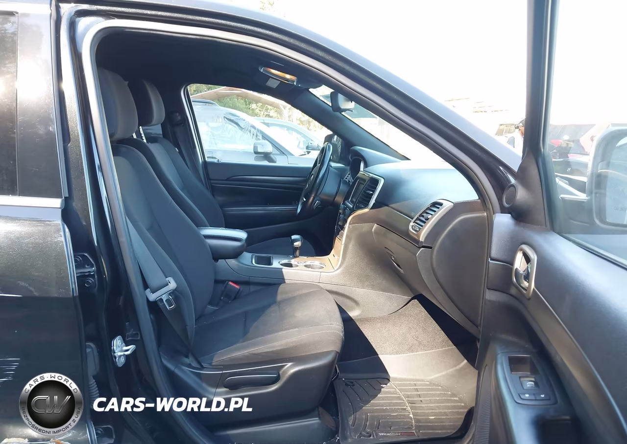 2014 Jeep Grand Cherokee Laredo VIN:1C4RJFAGXEC440039 - 5