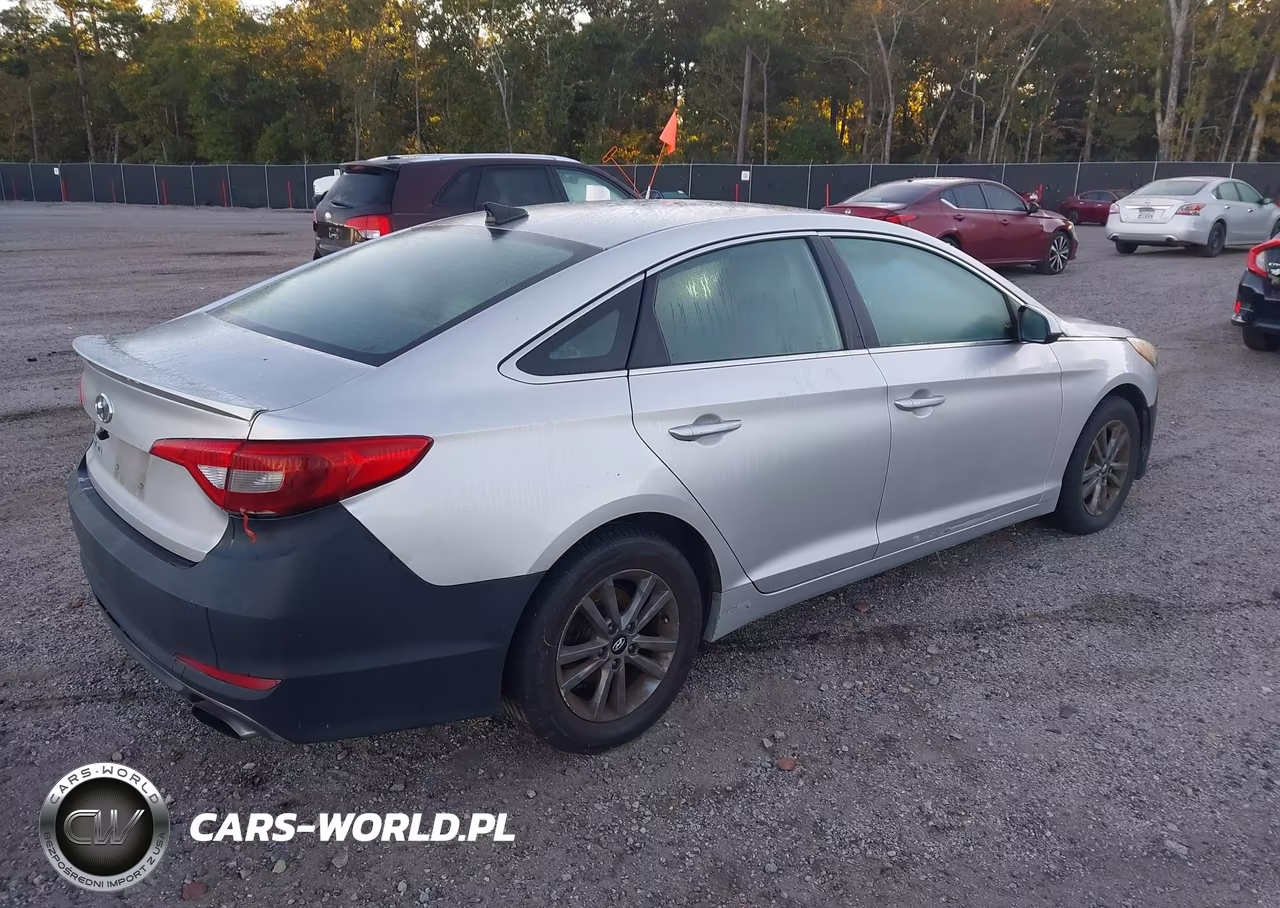 2016 Hyundai Sonata VIN:5NPE24AF8GH406437 - 4