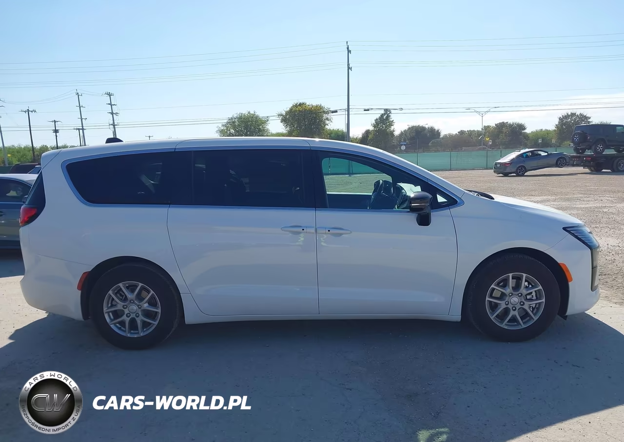 2027 Chrysler Pacifica VIN:2C4RC1BG8VR599323 - 13