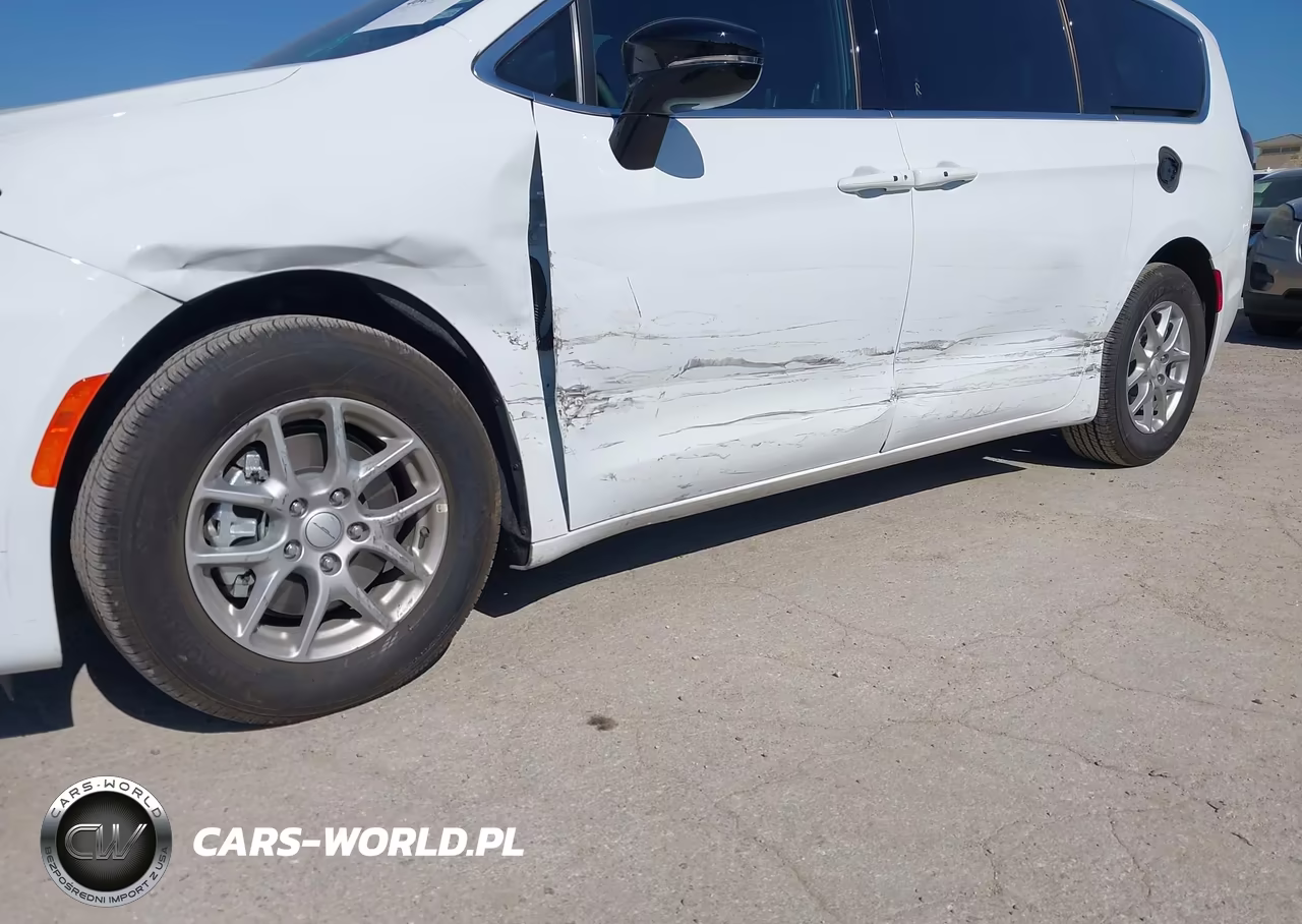 2027 Chrysler Pacifica VIN:2C4RC1BG8VR599323 - 6
