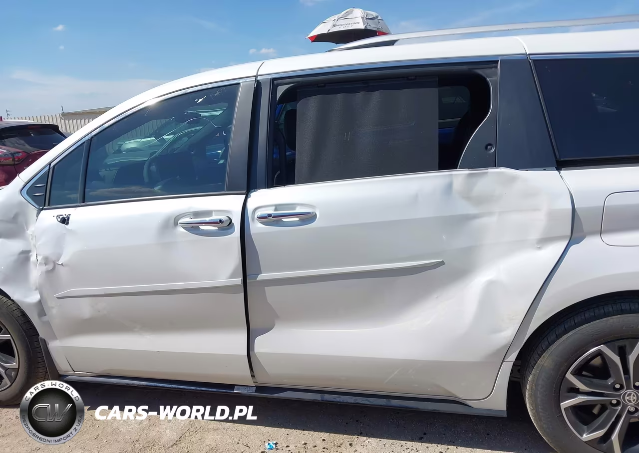 2026 Toyota Sienna Platinum VIN:5TDESKFC7TS282099 - 14