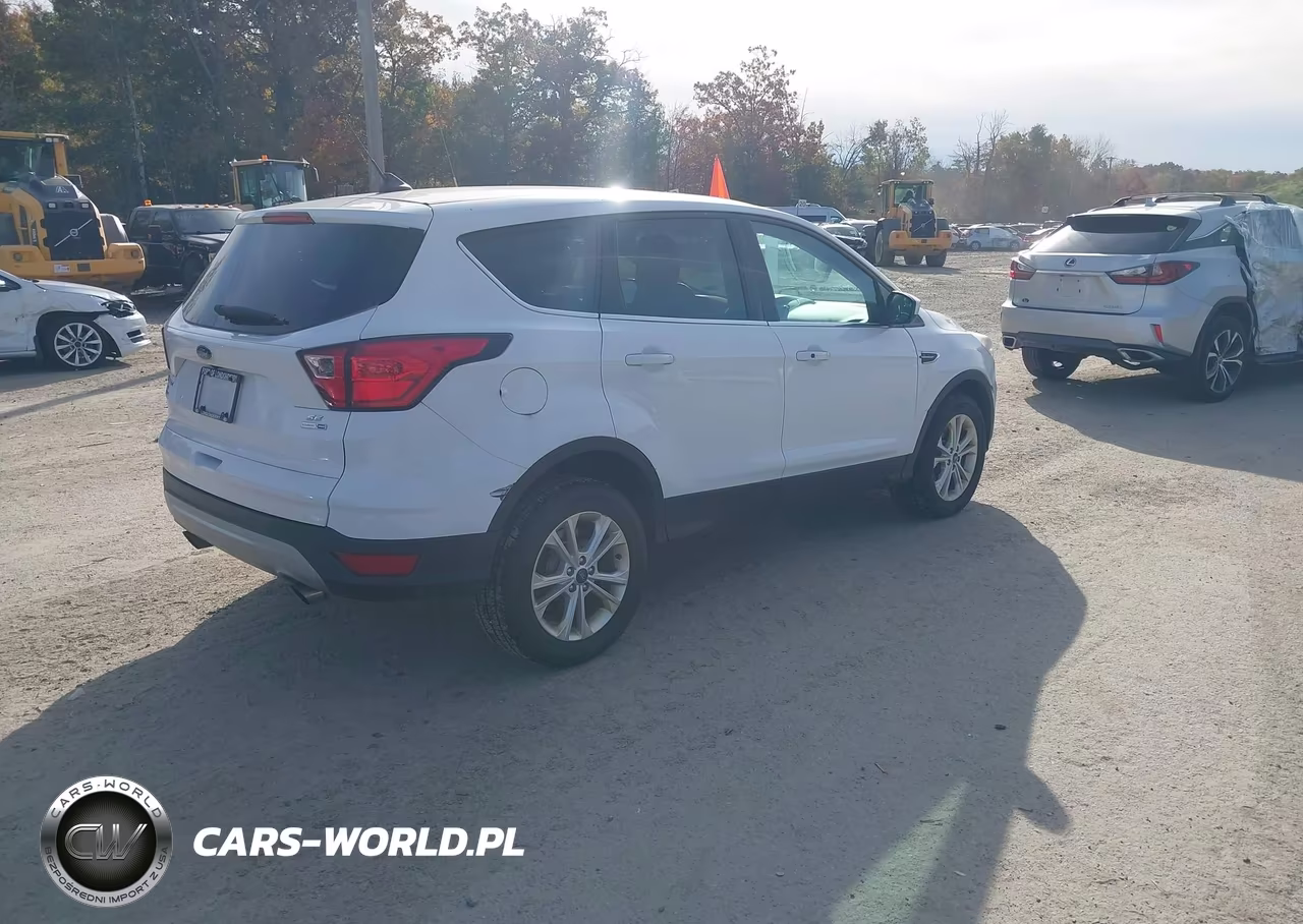 2019 Ford Escape Se VIN:1FMCU9GD1KUB18189 - 4