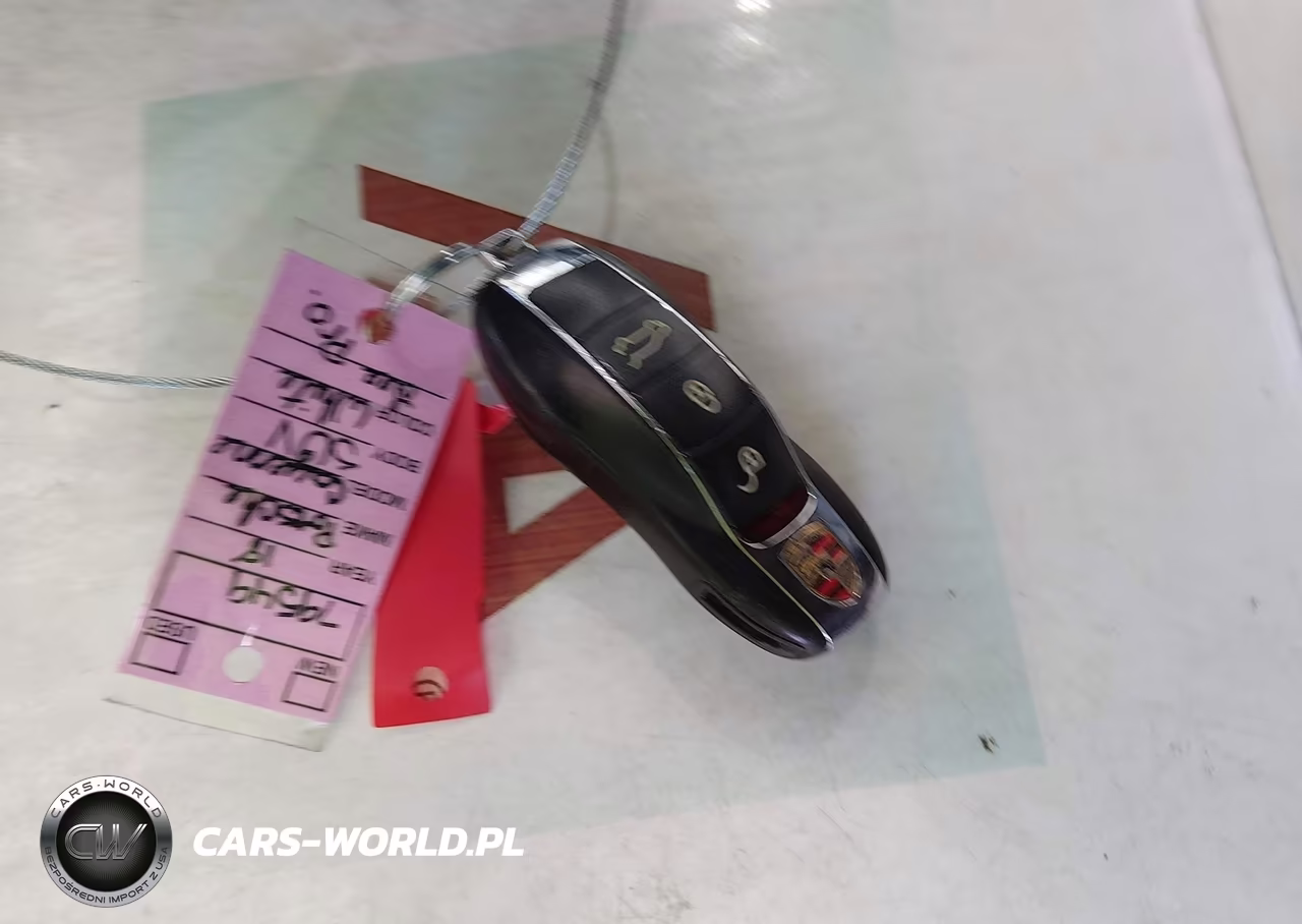 2018 Porsche Cayenne Platinum Edition VIN:WP1AA2A20JKA00940 - 11