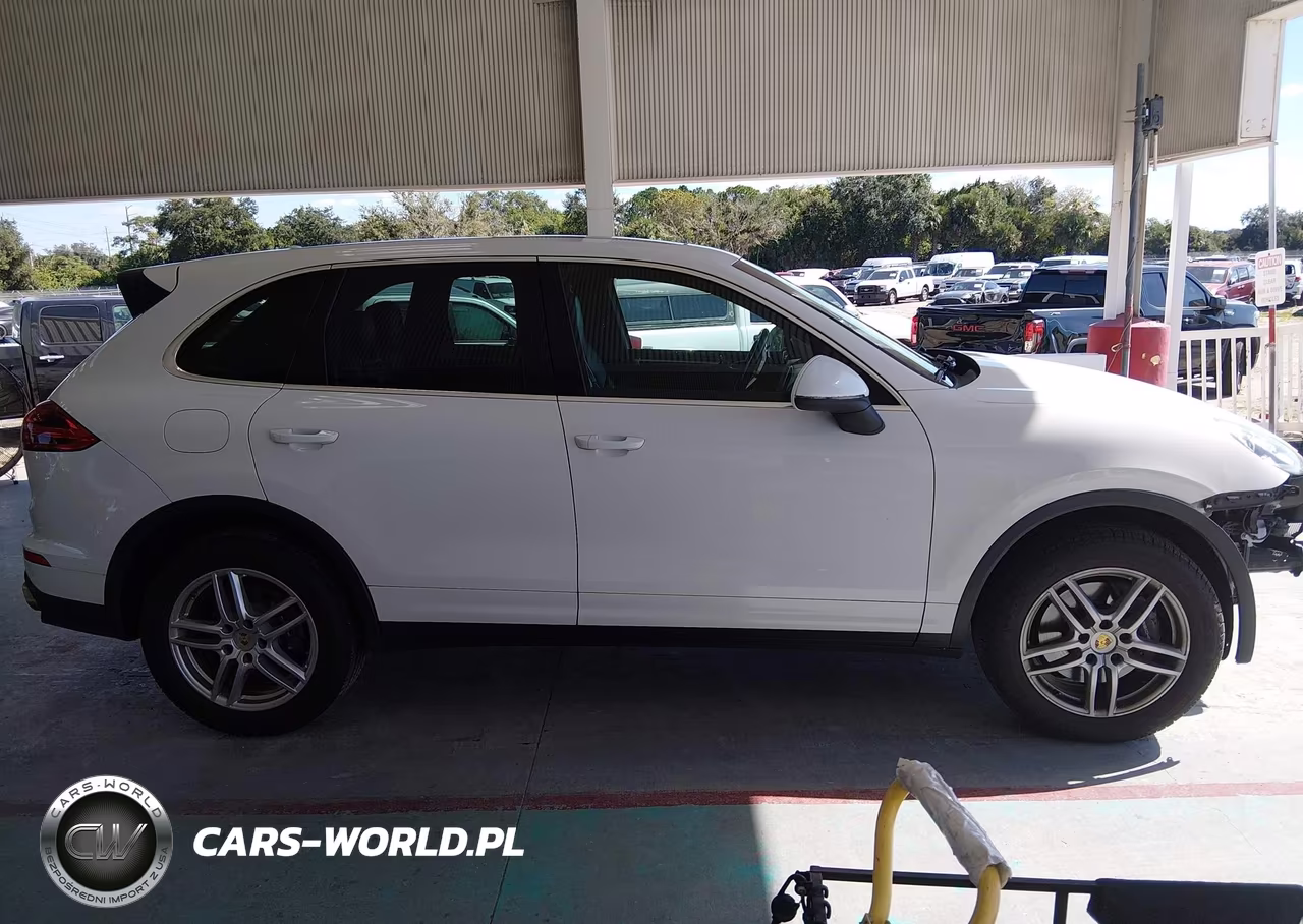 2018 Porsche Cayenne Platinum Edition VIN:WP1AA2A20JKA00940 - 14