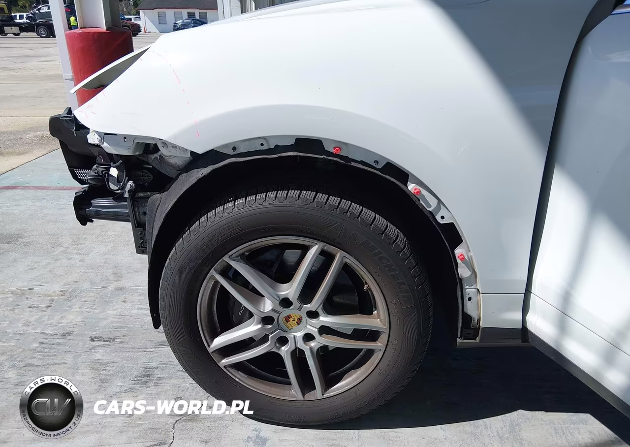 2018 Porsche Cayenne Platinum Edition VIN:WP1AA2A20JKA00940 - 19