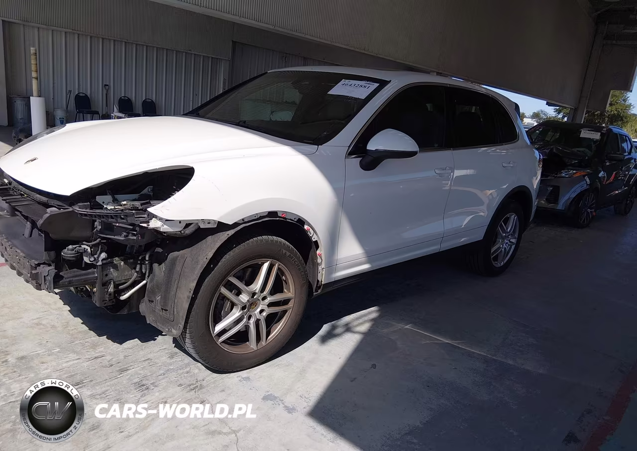 2018 Porsche Cayenne Platinum Edition VIN:WP1AA2A20JKA00940 - 2