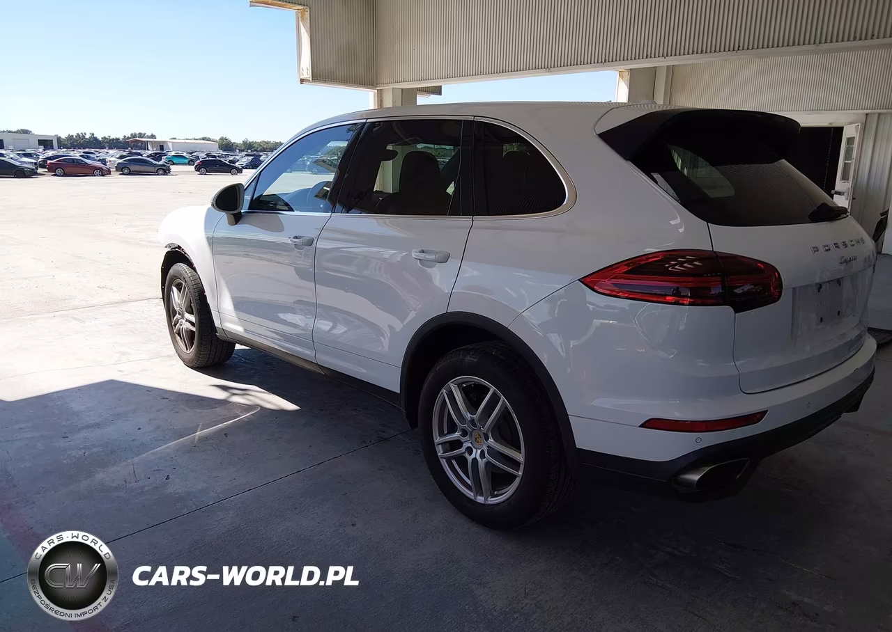 2018 Porsche Cayenne Platinum Edition VIN:WP1AA2A20JKA00940 - 3