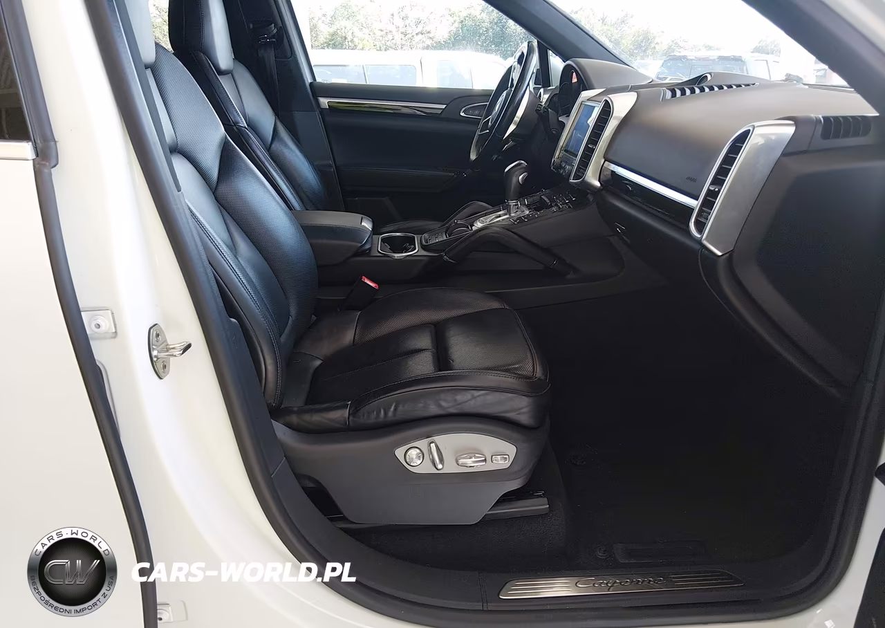 2018 Porsche Cayenne Platinum Edition VIN:WP1AA2A20JKA00940 - 5