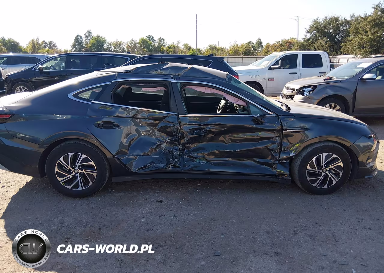 2026 Hyundai Sonata Hybrid Blue VIN:KMHL24JJ2TA164737 - 13