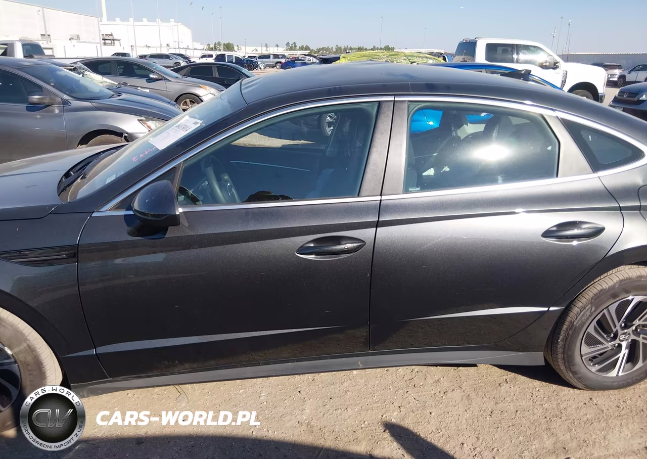 2026 Hyundai Sonata Hybrid Blue VIN:KMHL24JJ2TA164737 - 14
