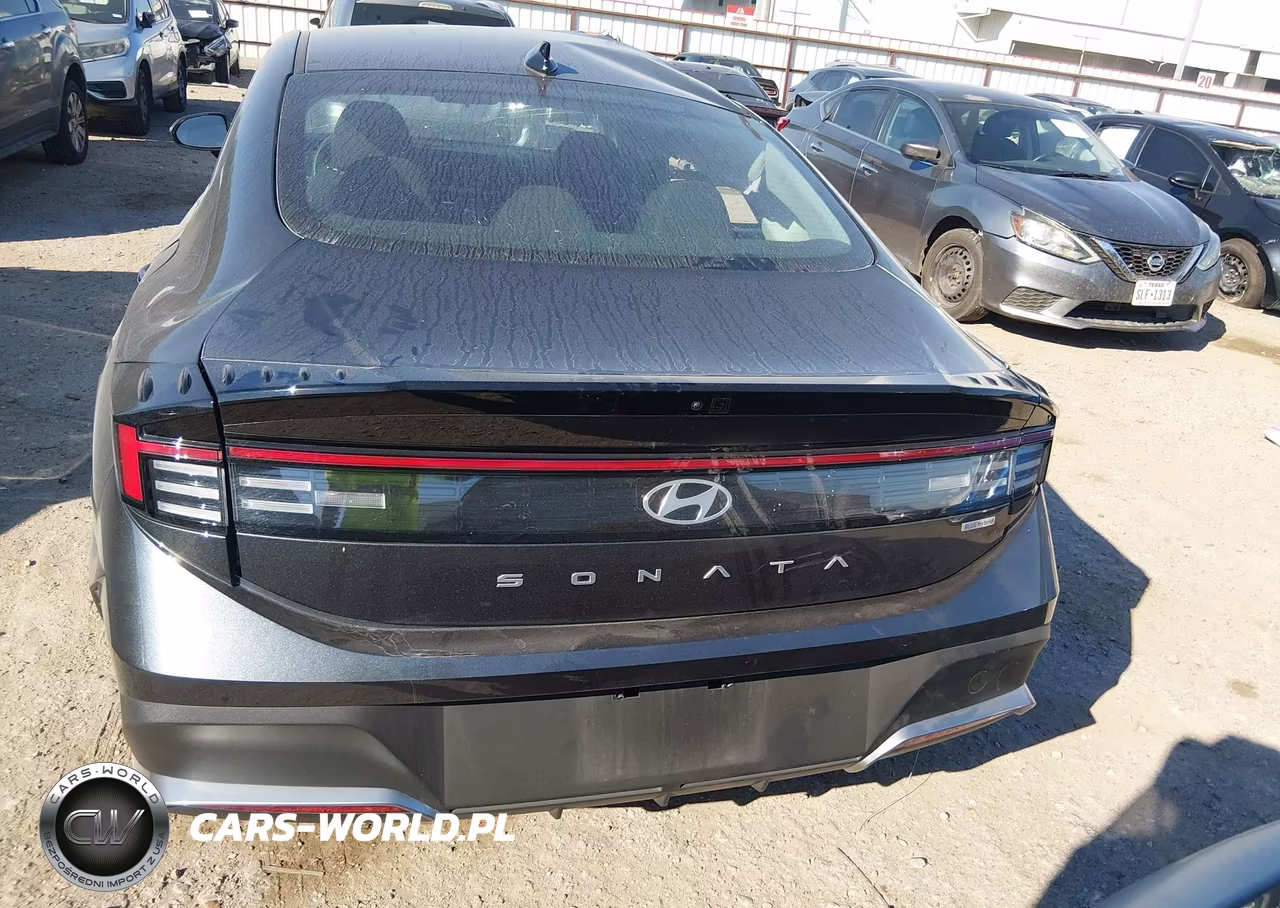 2026 Hyundai Sonata Hybrid Blue VIN:KMHL24JJ2TA164737 - 16